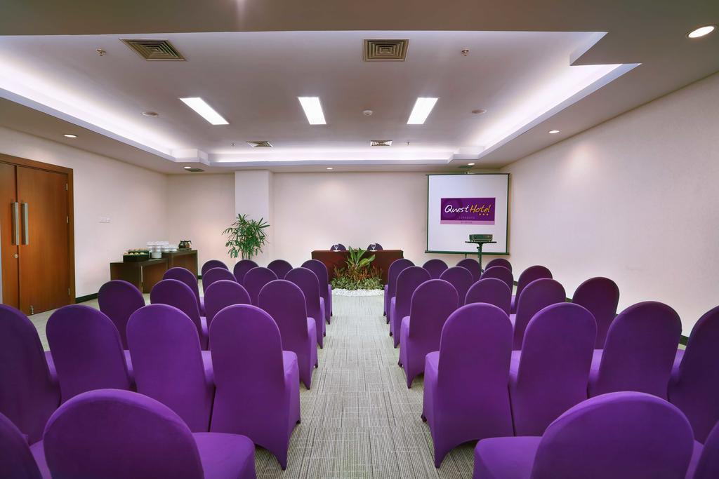 Quest Hotel Darmo - Surabaya by ASTON Exterior foto