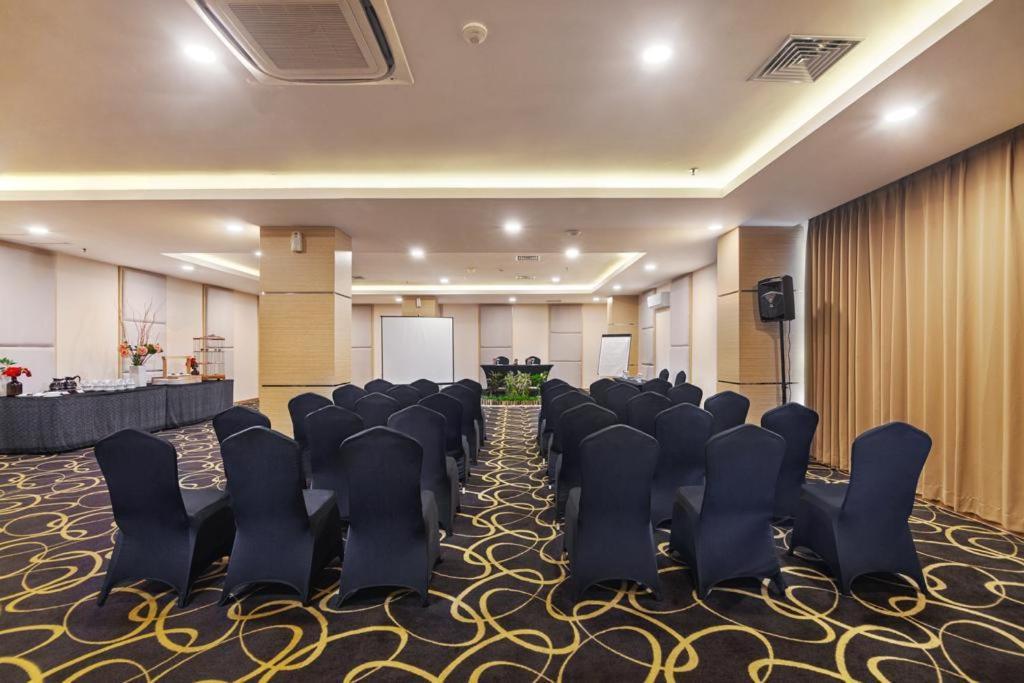 Quest Hotel Darmo - Surabaya by ASTON Exterior foto