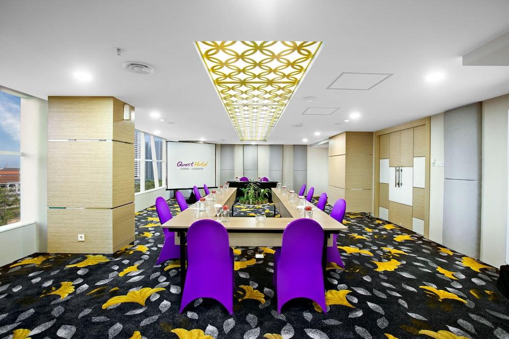 Quest Hotel Darmo - Surabaya by ASTON Exterior foto