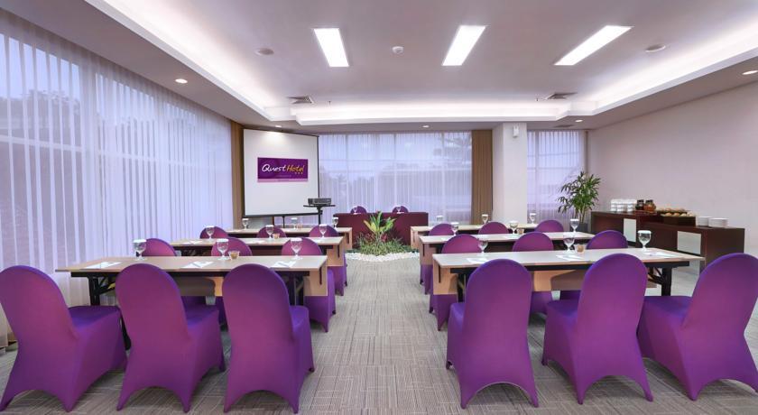 Quest Hotel Darmo - Surabaya by ASTON Exterior foto